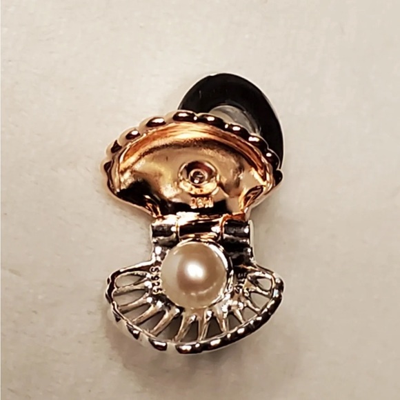 Pandora, club, charm, seashell, and pearl dangle charm. - Picture 5 of 8